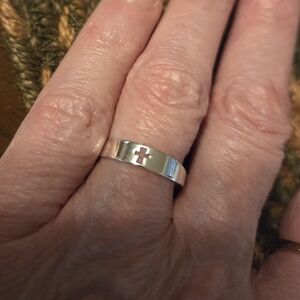 Stylish Sterling Silver 925 Band with Cross Accent NEW!! Adorable!!